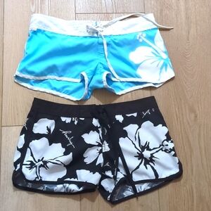 COPY - Two hibiscus shorts for the beach